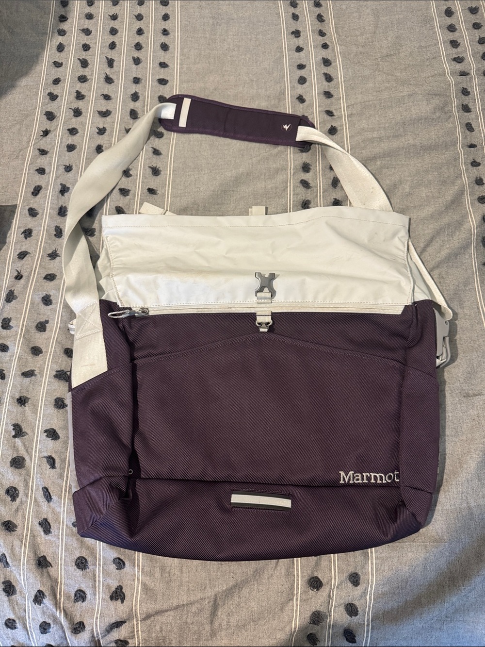 Marmot Two-Tone Messenger Bag in Purple and White